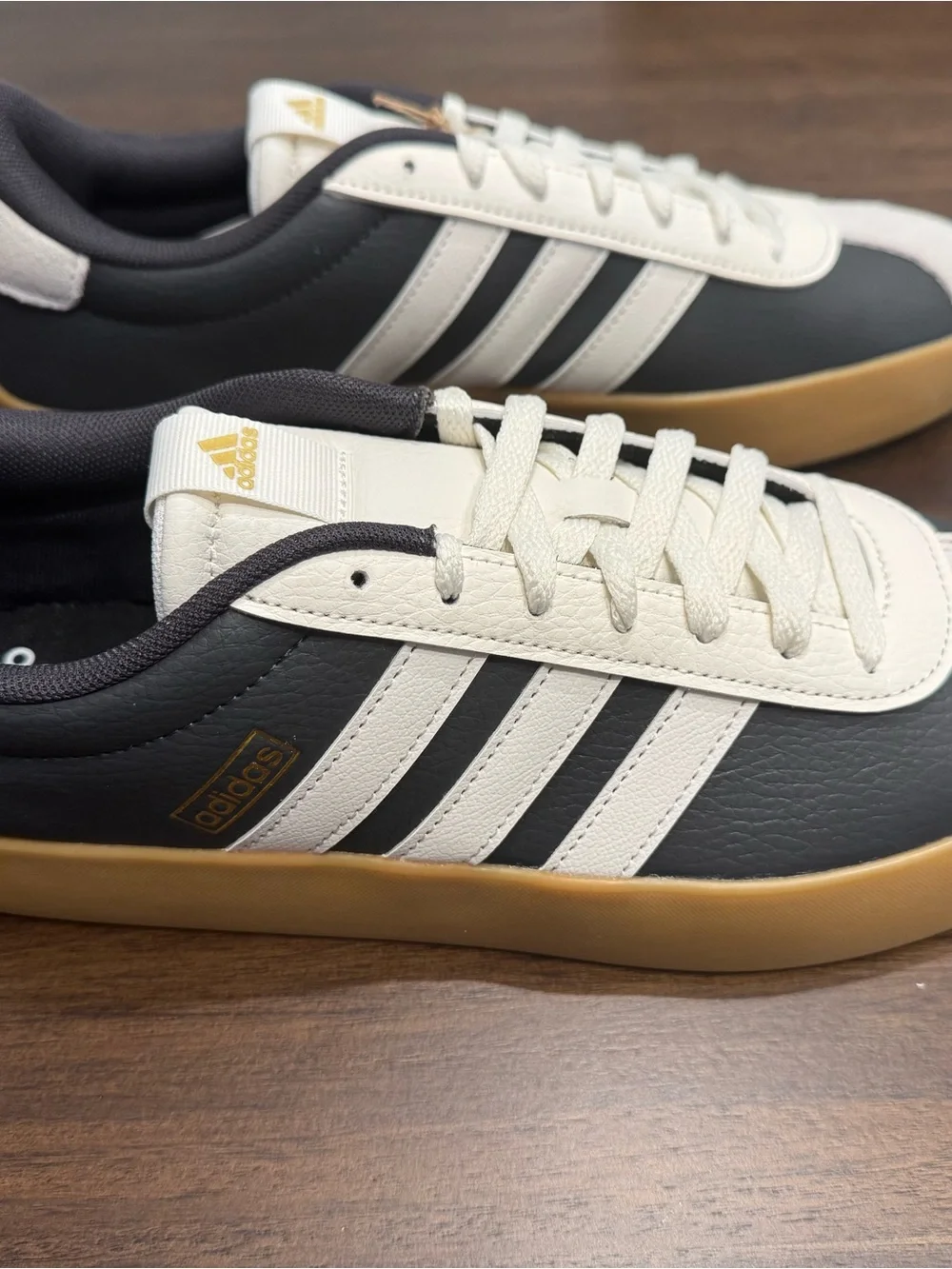 adidas VL Court 3.0 in black and white with gum sole - Picture 3 of 4